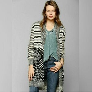 💚Ecote Urban Outfitters Striped Southwest Aztec Long Cardigan Women's Size M